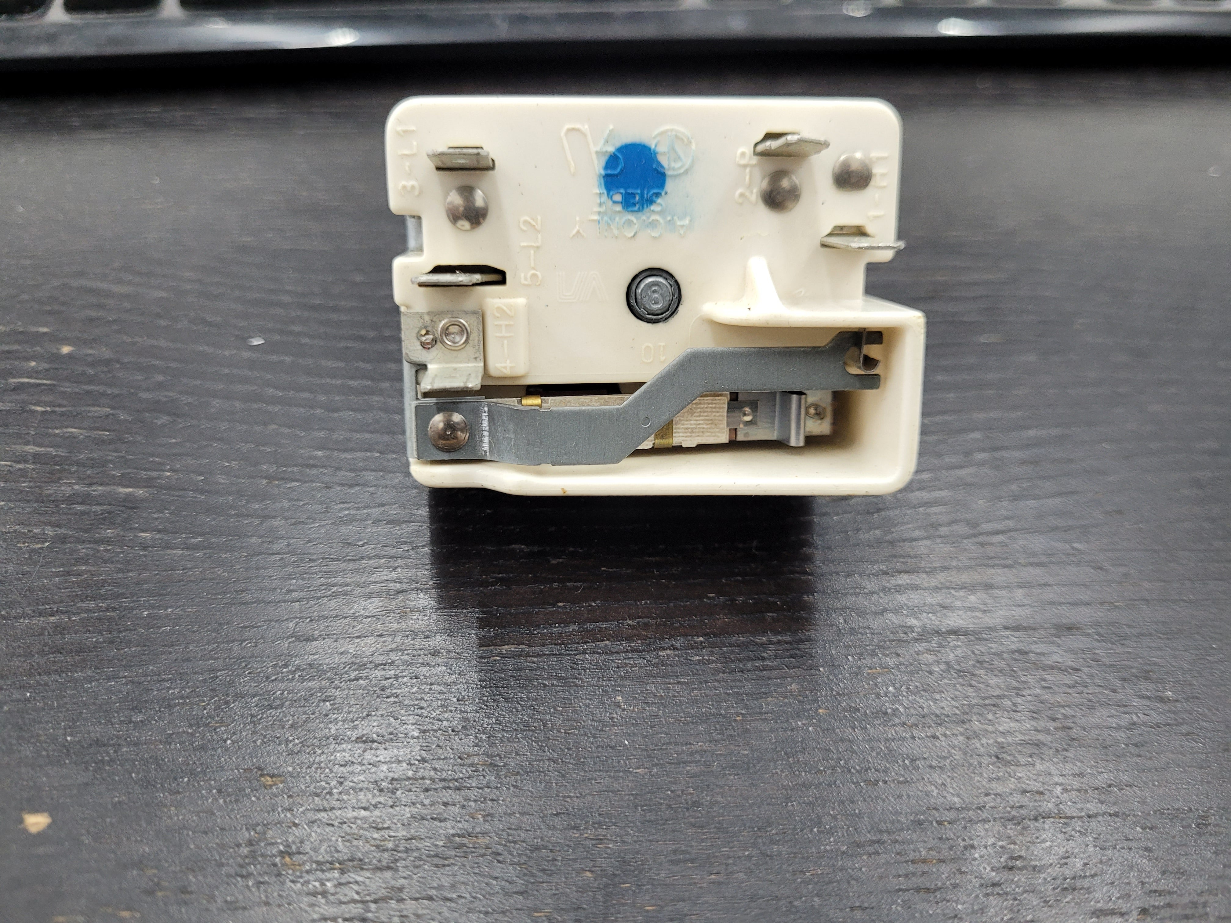 GE Range Surface Element Control Switch WB24T10012 164D1816P05 GE Range Surface Element Control Switch WB24T10012 164D1816P05